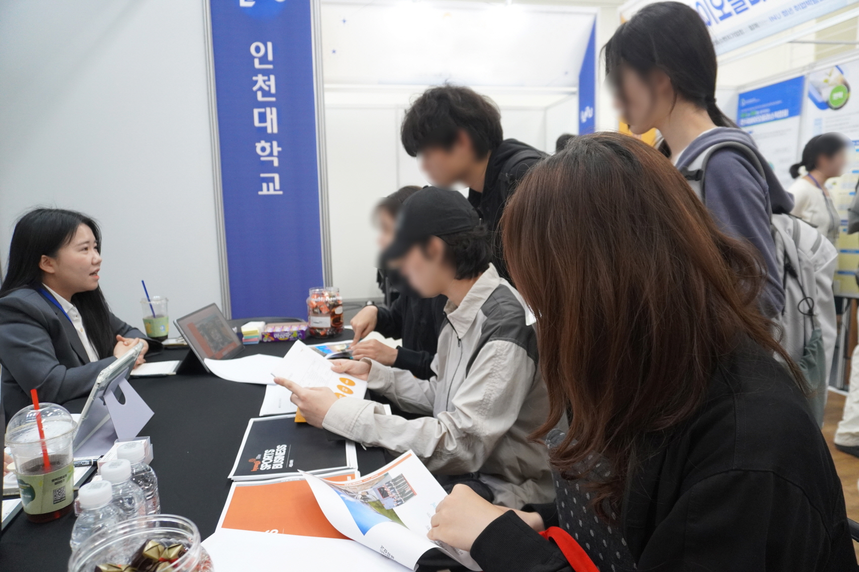 '미래 인재 발굴' 형지엘리트, 인천대학교 청년취업박람회 참가 3-Image